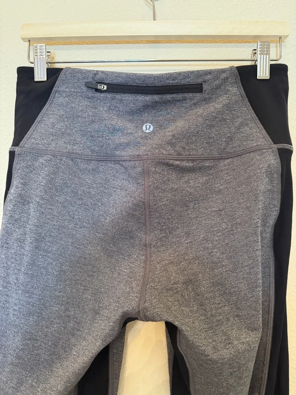 Lululemon Athletic Leggings in Charcoal and Black Size 10